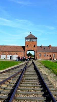 Auschwitz el campo de concentración Nazi que debes ver y visitar en Polonia