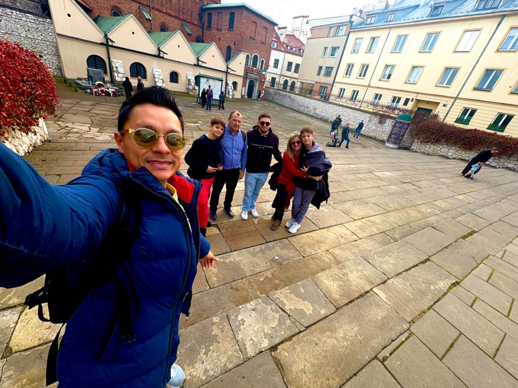 Tour por el barrio judío de Cracovia con una familia de Ibiza 🇪🇸