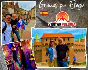 Pareja española durante un recorrido guiado por el casco antiguo de Cracovia el 3 de junio de 2026