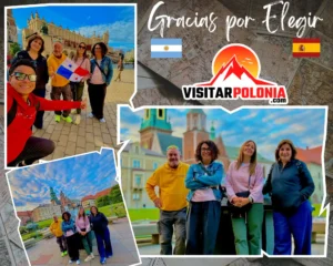 Viajeros de España y Argentina durante el recorrido del lunes 15 de junio 2026 en la Plaza Rynek de Cracovia.