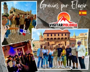 Grupo de viajeros de Valencia y Almería recorriendo el casco histórico de Cracovia el 4 de julio de 2026
