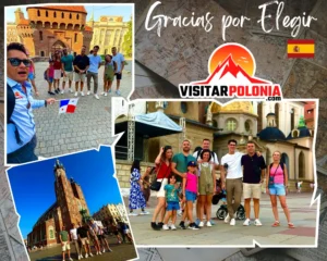 Grupo de viajeros españoles recorriendo Cracovia el 4 de agosto de 2026 por la tarde