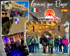 Grupo de viajeros de Mexico y Espana con soldado medieval Pawel en la Barbacana de Cracovia la manana del 17 de octubre de 2026