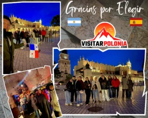 Grupo de viajeros de Espana y Argentina en el centro historico de Cracovia la tarde del 23 de octubre de 2026